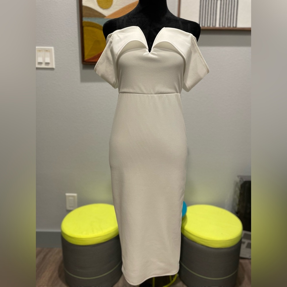 Olia | Medium | Dress | White | Knee Length (+) | Off Shoulder | Cleavage V